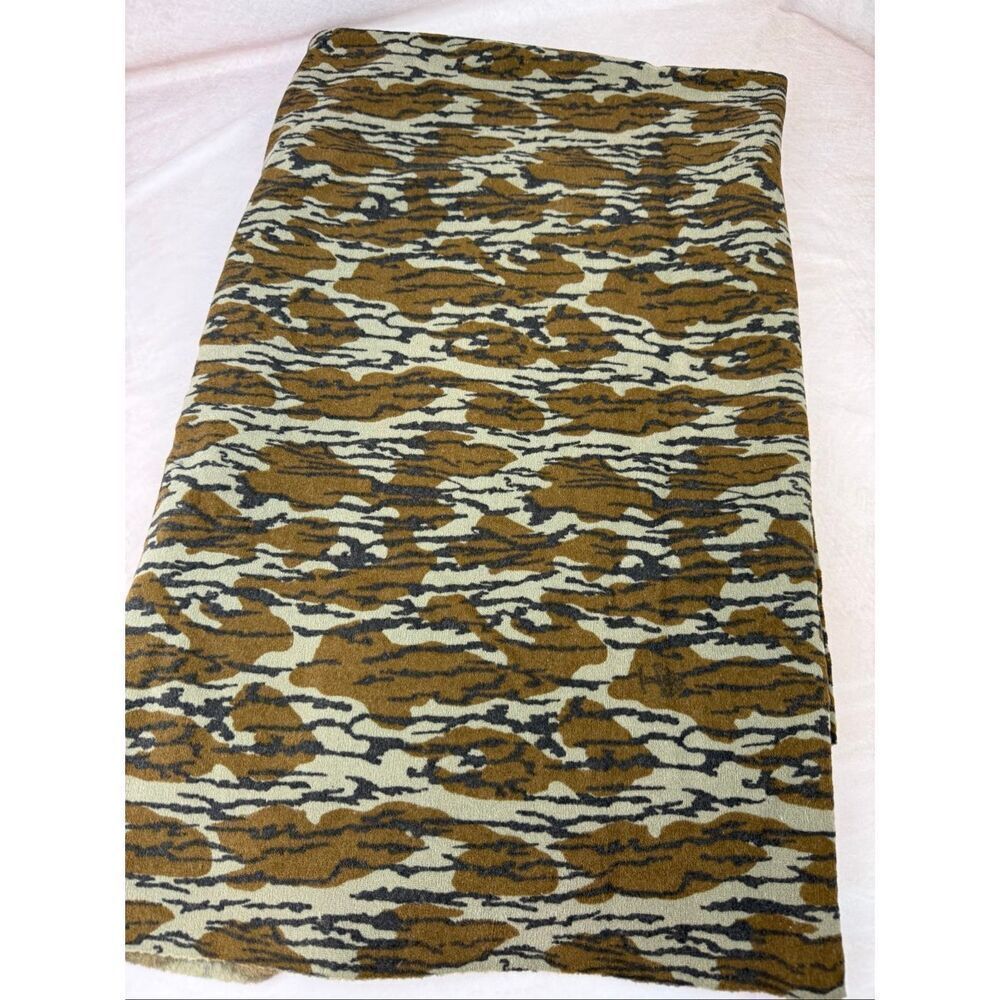 Vintage Realtree Style Camouflage Fabric Thick Fleece 54x64”